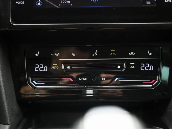 Volkswagen Passat (2024) — foto 8 van 42
