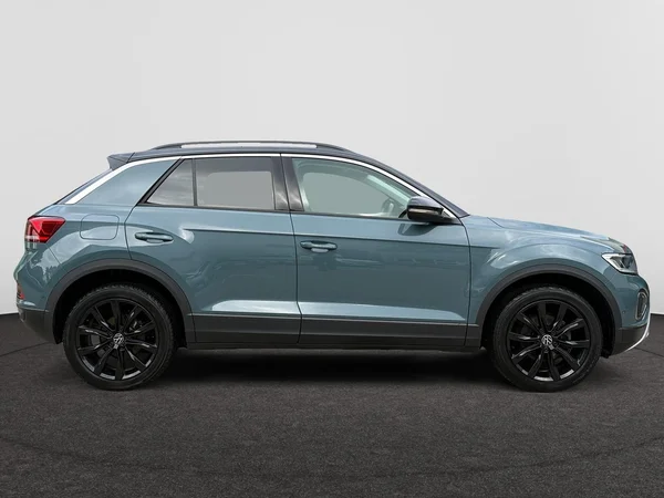 VOLKSWAGEN T-Roc (2022) — foto 21 van 23