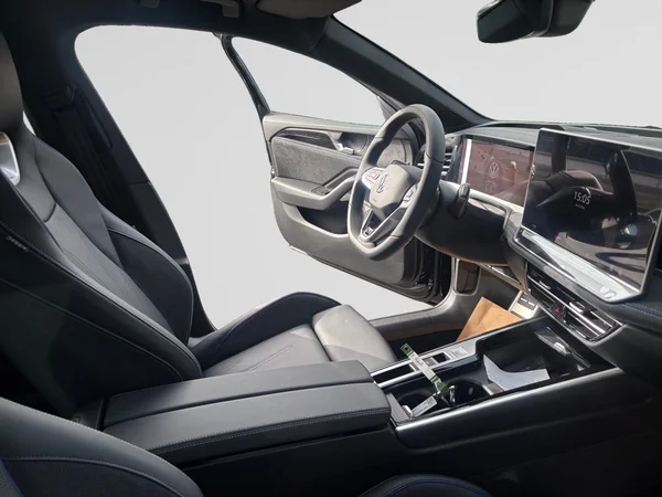 VOLKSWAGEN Passat SW (2025) — foto 5 van 9
