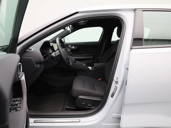 Polestar 2 (2022) — foto 49 van 49