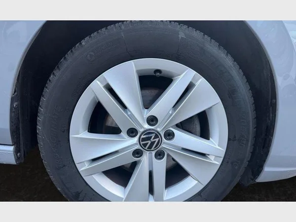 Volkswagen Golf VIII (2020) — foto 14 van 27