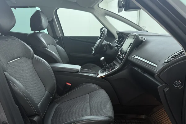 Renault Grand Scenic (2021) — foto 21 van 23