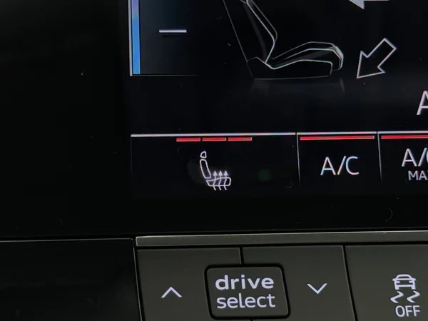 AUDI A6 (2021) — foto 19 van 32