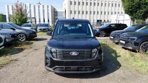 Ford Tourneo Courier (2026) — foto 6 van 13