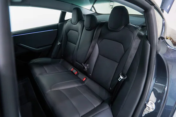 Tesla Model 3 (2024) — foto 19 van 40