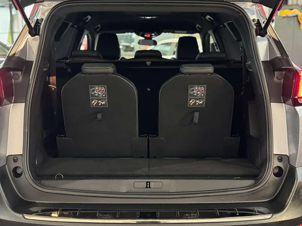 Peugeot 5008 (2023) — foto 14 van 18