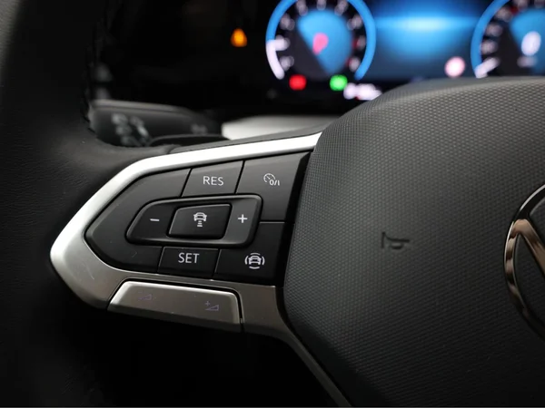VOLKSWAGEN Golf VIII SW (2024) — foto 7 van 20
