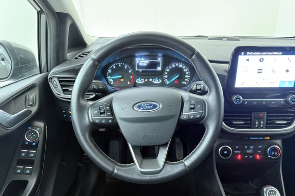 Ford Fiesta (2018) — foto 2 van 20