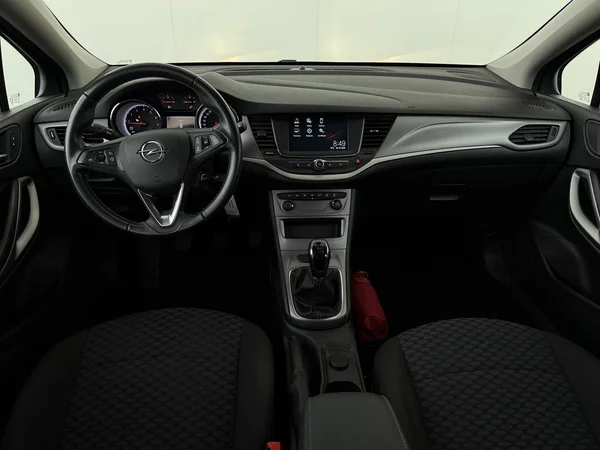 OPEL Astra (2022) — foto 25 van 25