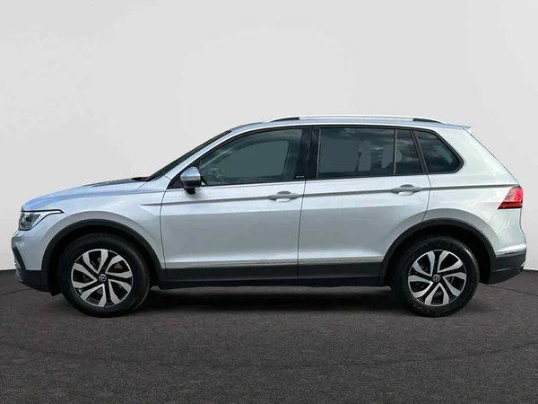 VOLKSWAGEN Tiguan (2021) — foto 21 van 24