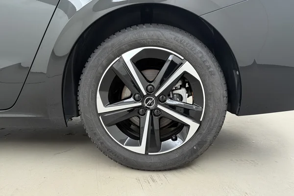 Opel Astra Sports Tourer (2025) — foto 16 van 19