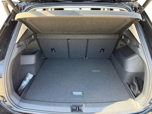 VOLKSWAGEN Tiguan (2026) — foto 10 van 21