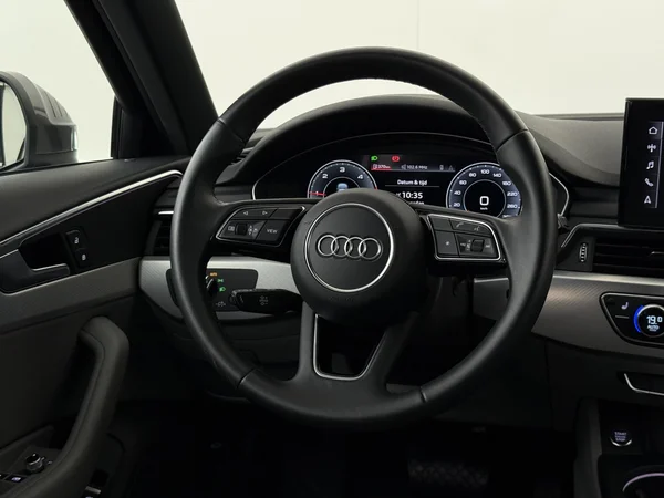 AUDI A4 (2022) — foto 14 van 30