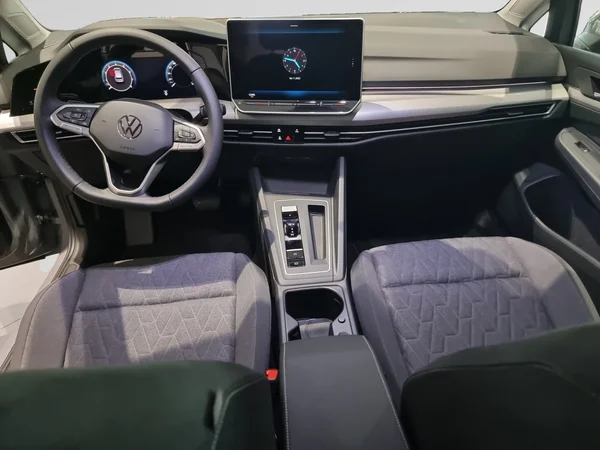 VOLKSWAGEN Golf VIII (2025) — foto 10 van 16