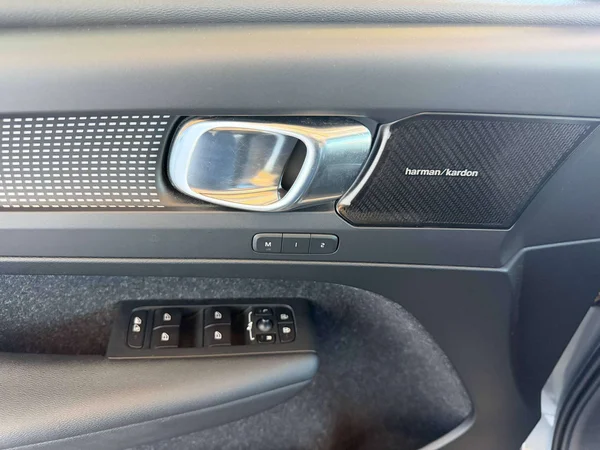 Volvo XC40 (2018) — foto 16 van 23