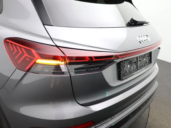 AUDI Q4 e-tron (2024) — foto 6 van 25
