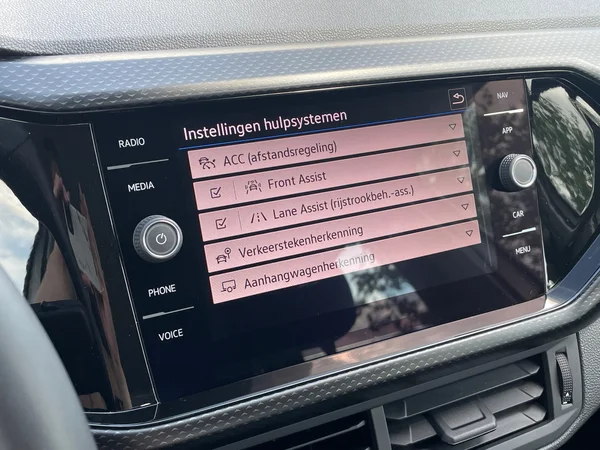 VOLKSWAGEN T-Cross (2023) — foto 8 van 20