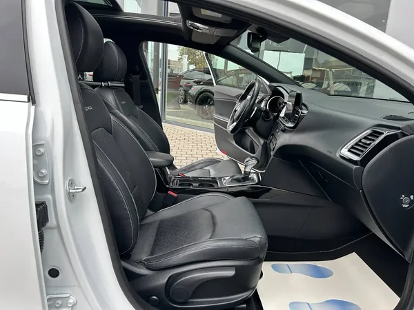 Kia Proceed (2019) — foto 11 van 27