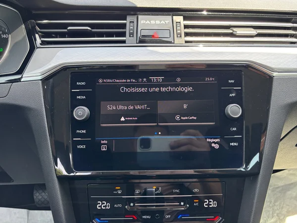 VOLKSWAGEN Passat Variant (2022) — foto 10 van 22