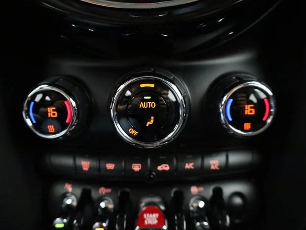 MINI One (2021) — foto 10 van 38