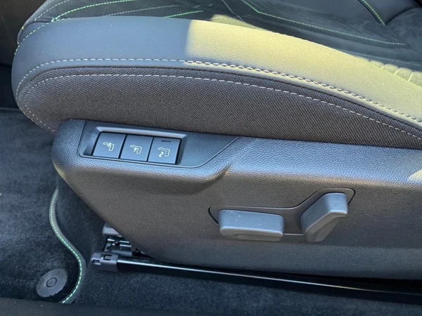 PEUGEOT 208 (2025) — foto 3 van 21