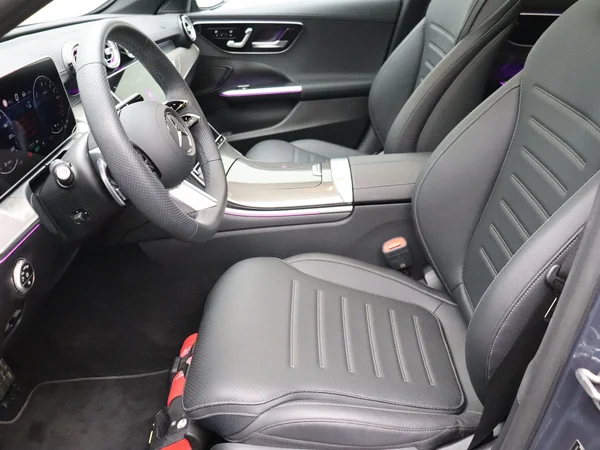 Mercedes-Benz C-Klasse (2025) — foto 8 van 30