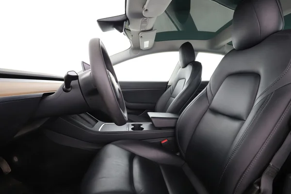 Tesla Model (2021) — foto 16 van 16