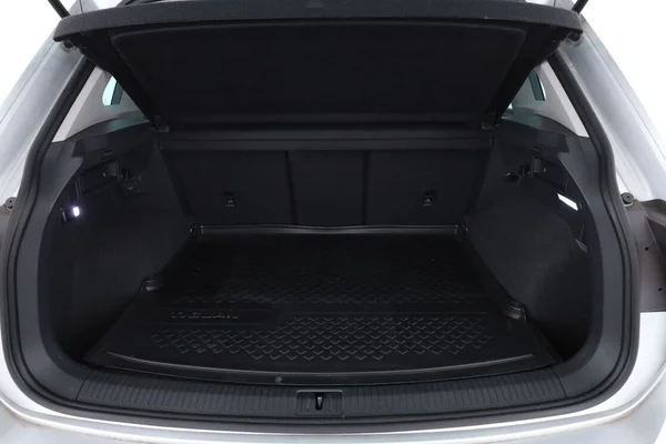 Volkswagen Tiguan (2022) — foto 8 van 16