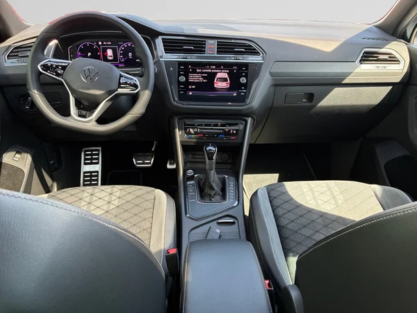 VOLKSWAGEN Tiguan (2022) — foto 20 van 24