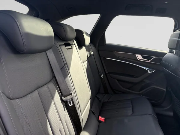 AUDI A6 Avant (2019) — foto 13 van 24