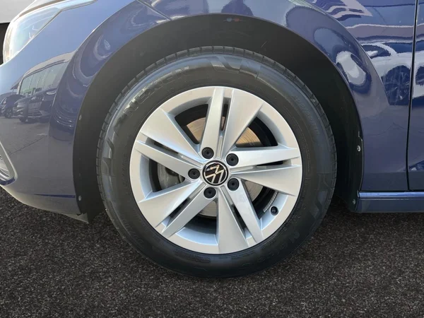 VOLKSWAGEN Golf VIII SW (2024) — foto 14 van 22