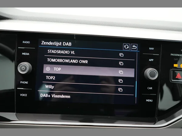 VOLKSWAGEN Polo (2018) — foto 14 van 25
