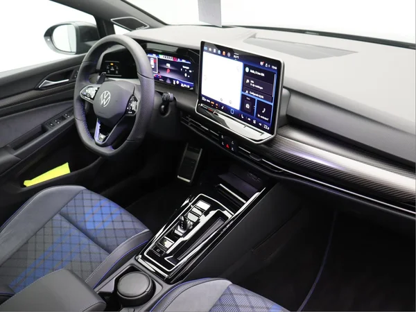 VOLKSWAGEN Golf VIII R (2025) — foto 18 van 19