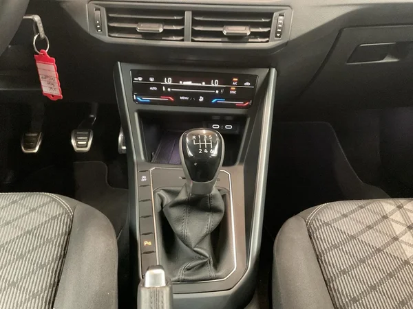 VOLKSWAGEN Taigo (2025) — foto 3 van 22