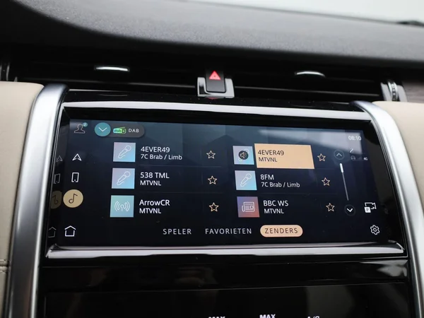 Land Rover Discovery Sport (2021) — foto 14 van 50
