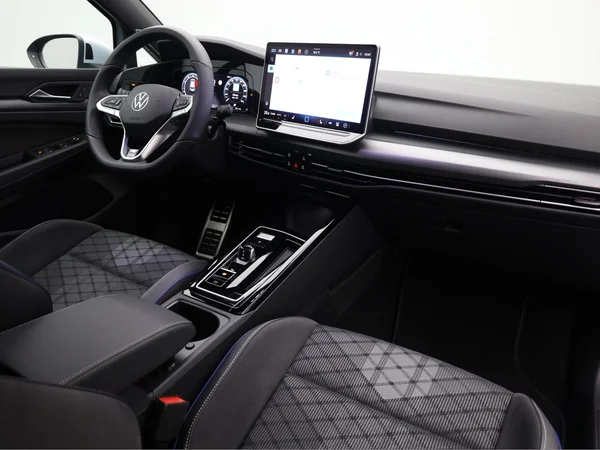 VOLKSWAGEN Golf VIII (2025) — foto 16 van 22