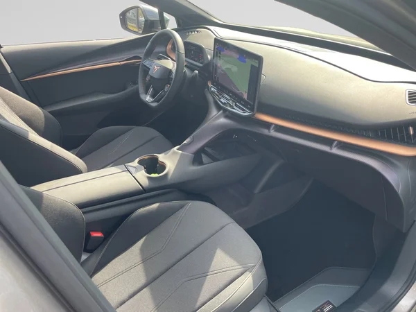 CUPRA Tavascan (2026) — foto 10 van 21