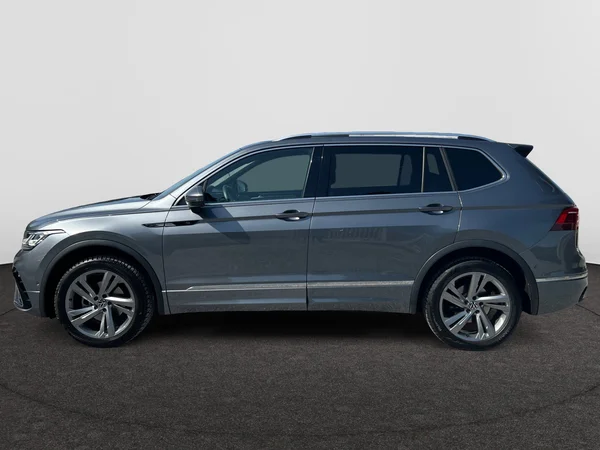VOLKSWAGEN Tiguan Allspace (2024) — foto 10 van 18