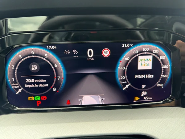 VOLKSWAGEN Golf VIII SW (2025) — foto 9 van 30