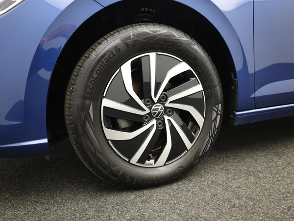 VOLKSWAGEN Polo (2024) — foto 3 van 19
