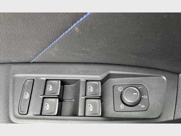 Volkswagen TIGUAN (2022) — foto 29 van 37