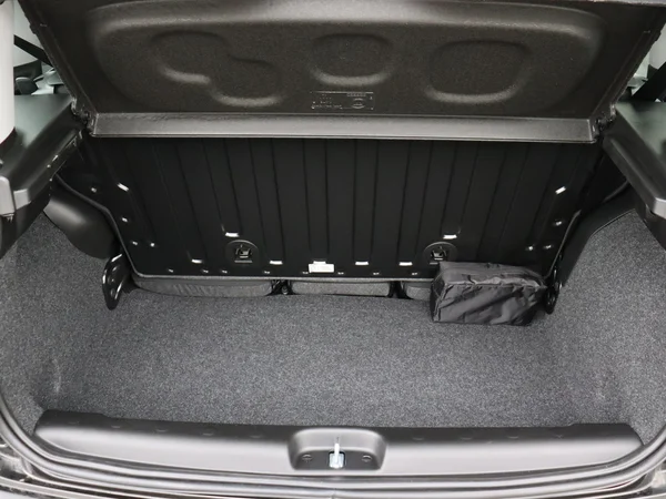 FIAT Panda (2025) — foto 8 van 23