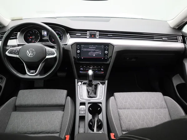 Volkswagen Passat (2024) — foto 36 van 37