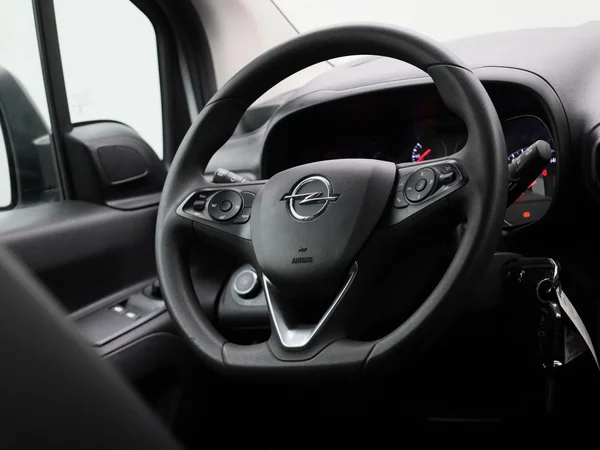 Opel Combo Life (2022) — foto 25 van 36