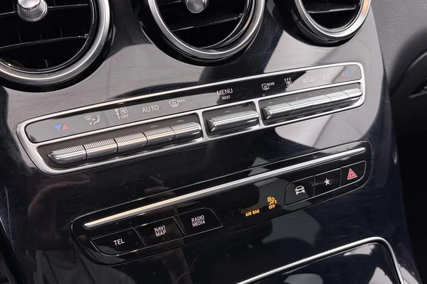 Mercedes-Benz GLC PHEV (X253) (2020) — foto 24 van 52