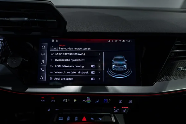 Audi RS3 (2022) — foto 44 van 52
