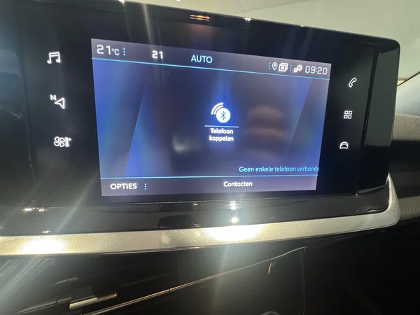 Peugeot 2008 (2021) — foto 17 van 27