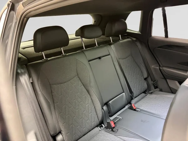 VOLKSWAGEN Tiguan (2026) — foto 13 van 22