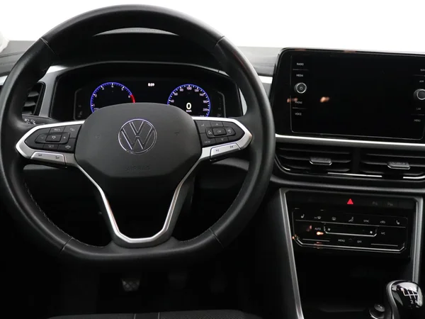 VOLKSWAGEN T-Roc (2022) — foto 5 van 19