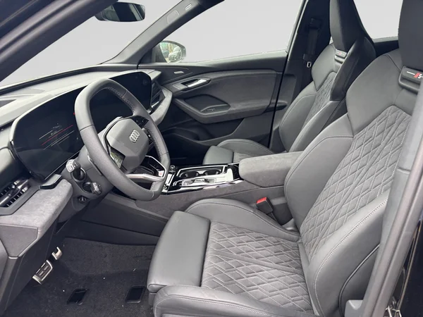 AUDI Q6 e-tron (2025) — foto 10 van 24